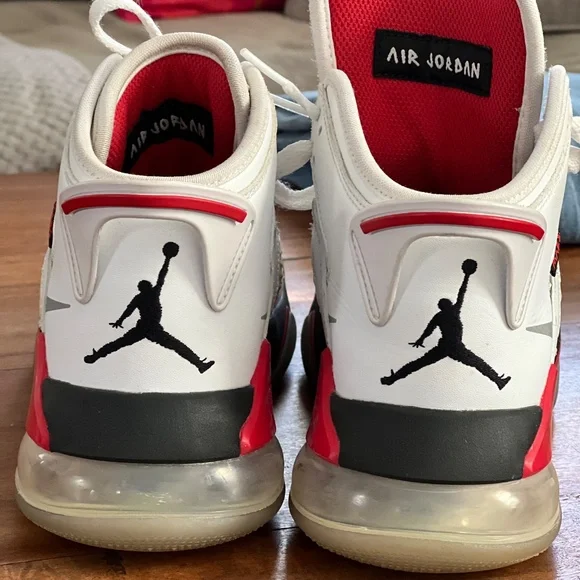 JORDAN MARS 270 'FIRE RED'